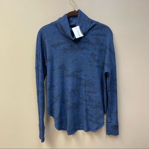 NWT Evereve Michael Stars Cowl neck blue camo long sleeve thermal Size XS